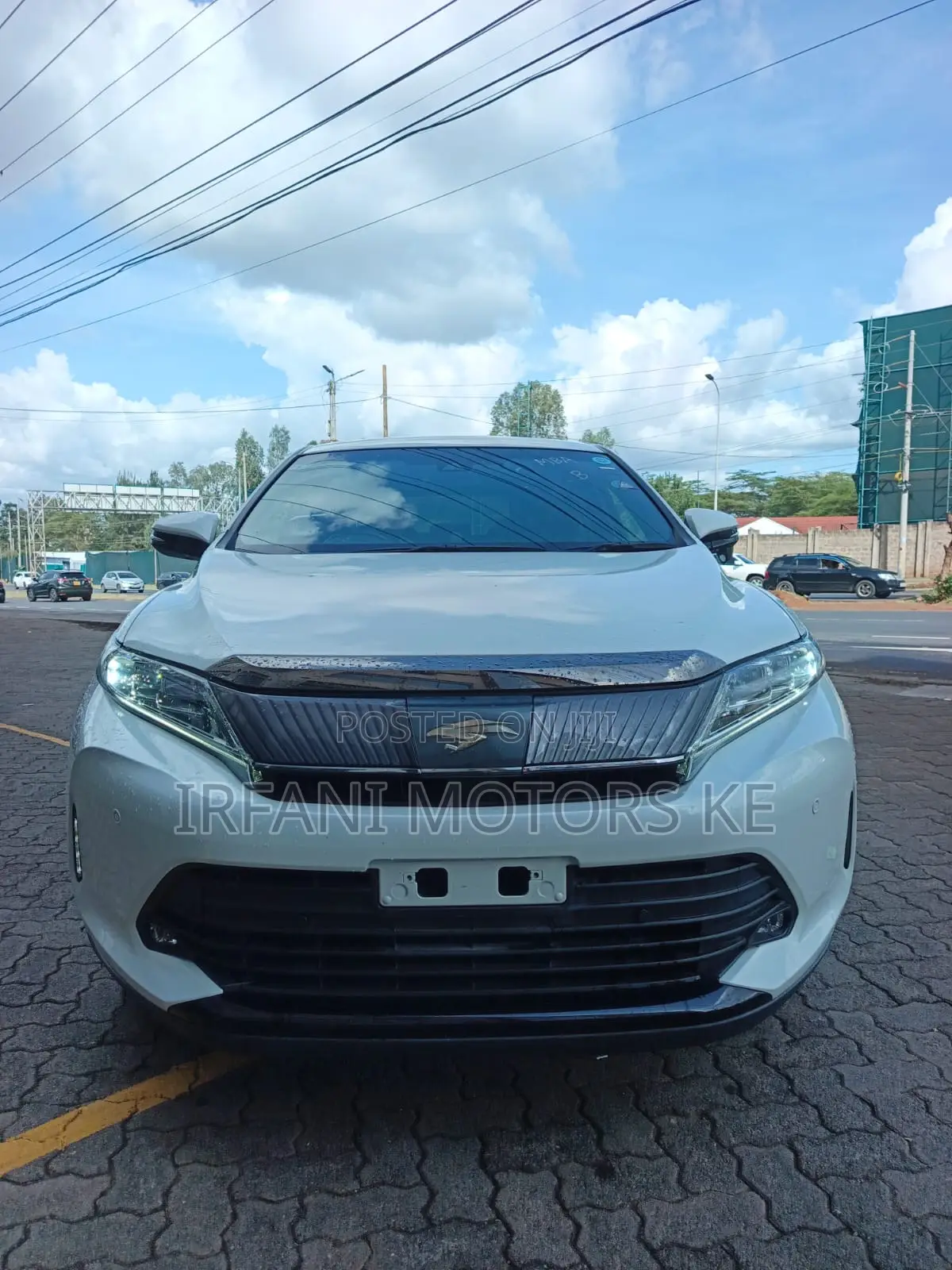 Toyota Harrier 2.0 2019 White
