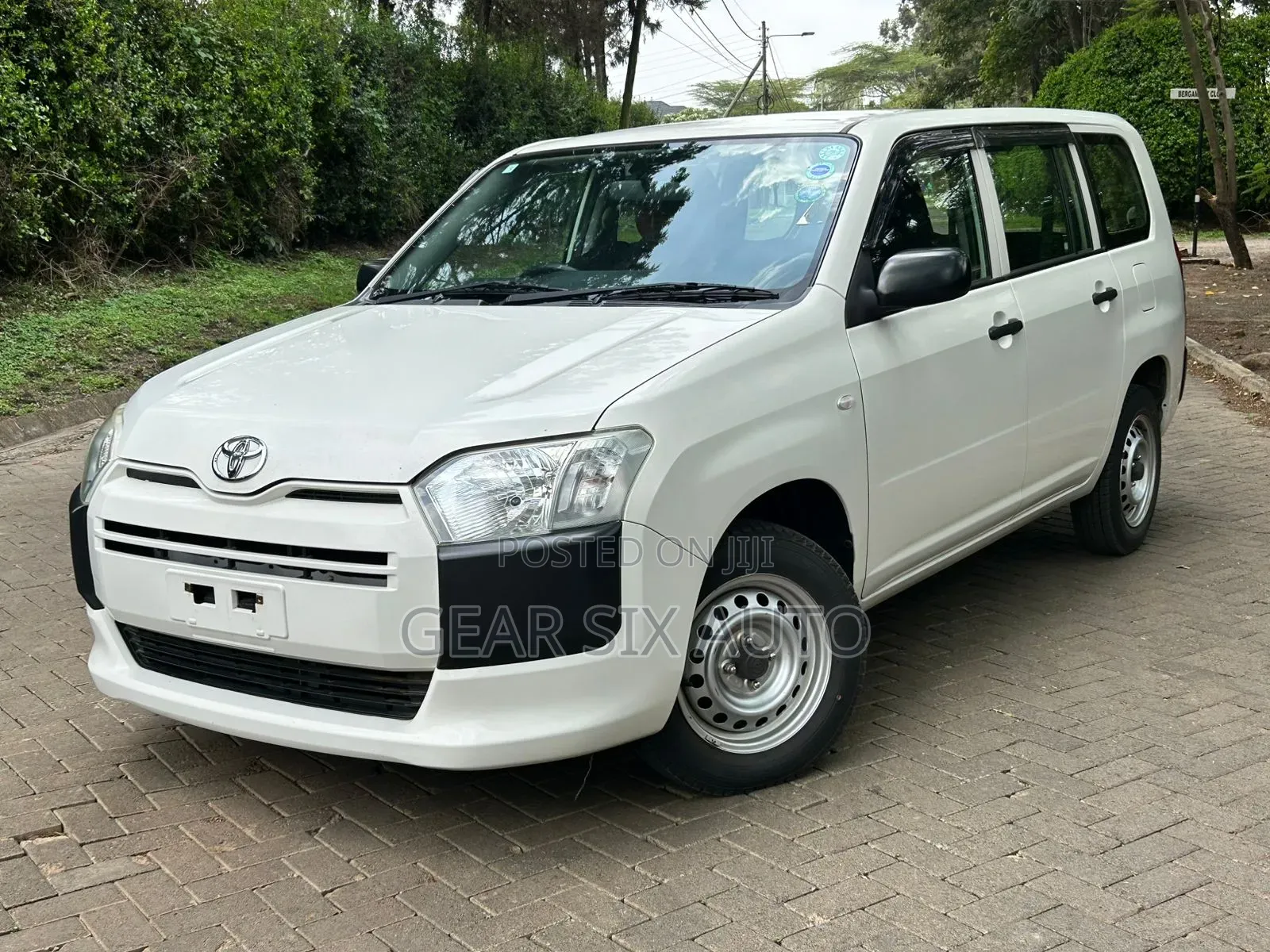 Toyota Probox 1.5 DX 4WD 2018 White