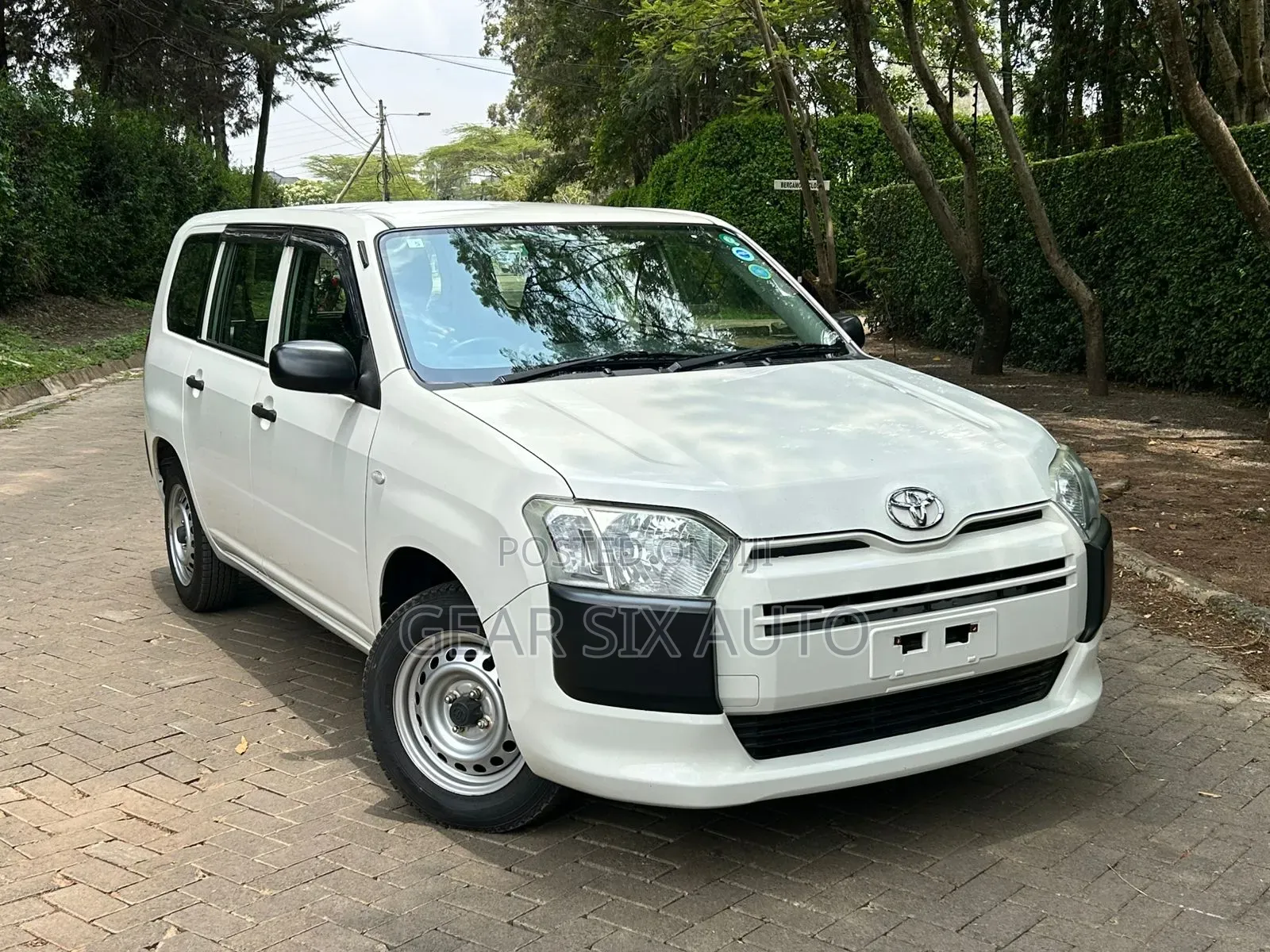 Toyota Probox 1.5 DX 4WD 2018 White