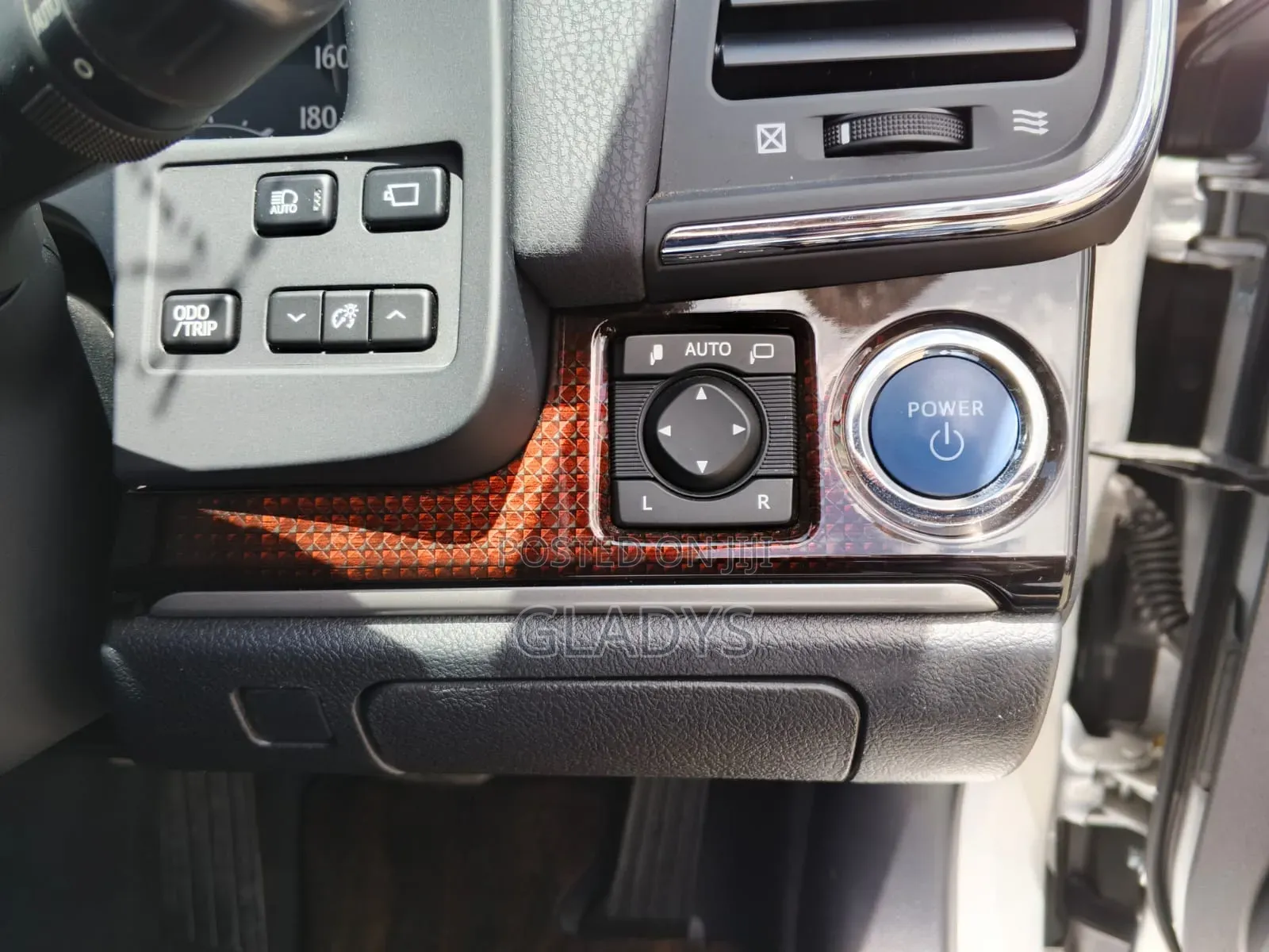 Toyota Crown 2018 Silver