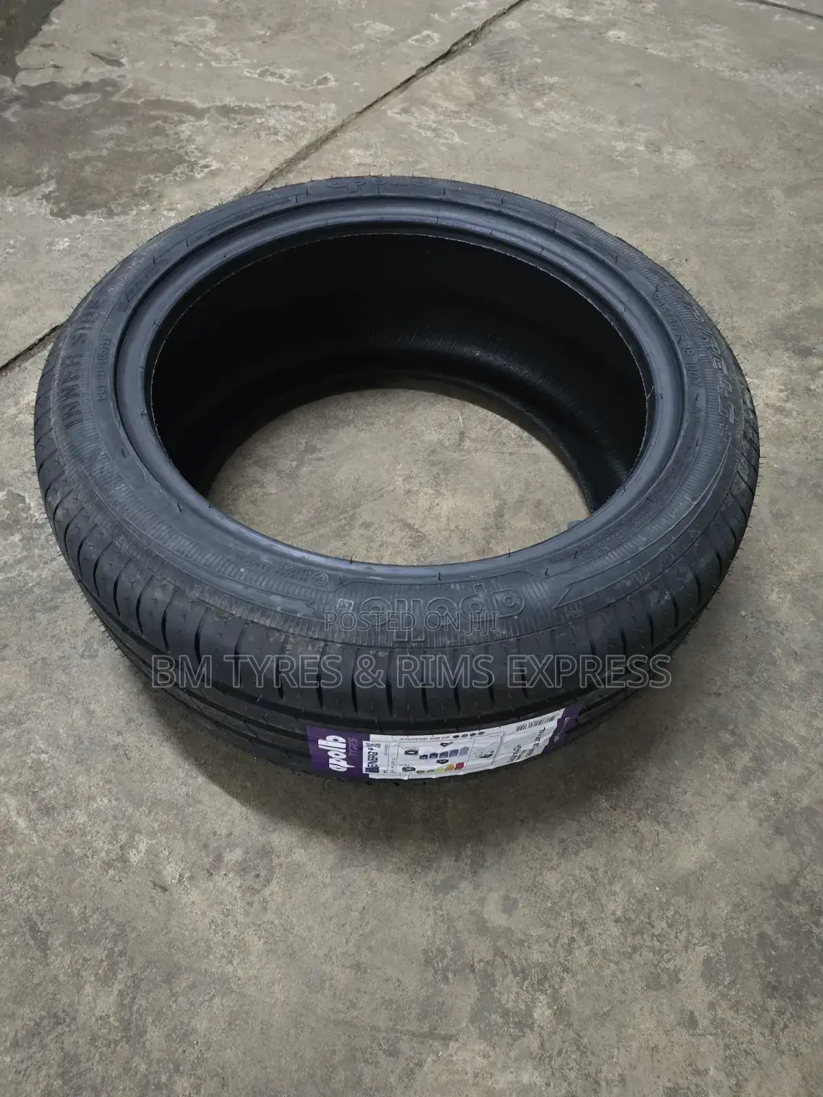 245 /45 R18 Apollo Tyres (India)