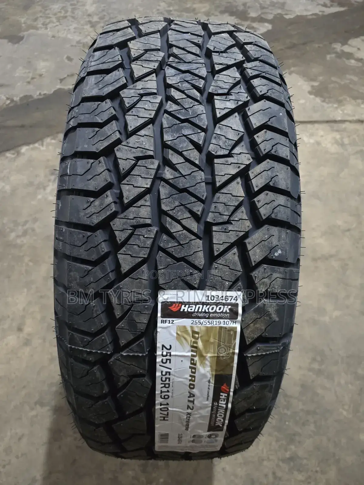 255 /55 R19 Hankhook Tyres (Korea)