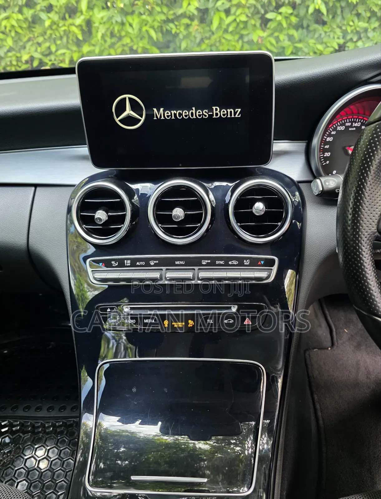 Mercedes-Benz C-Class C 180 7G-TRONIC PLUS (W205) 2016 White