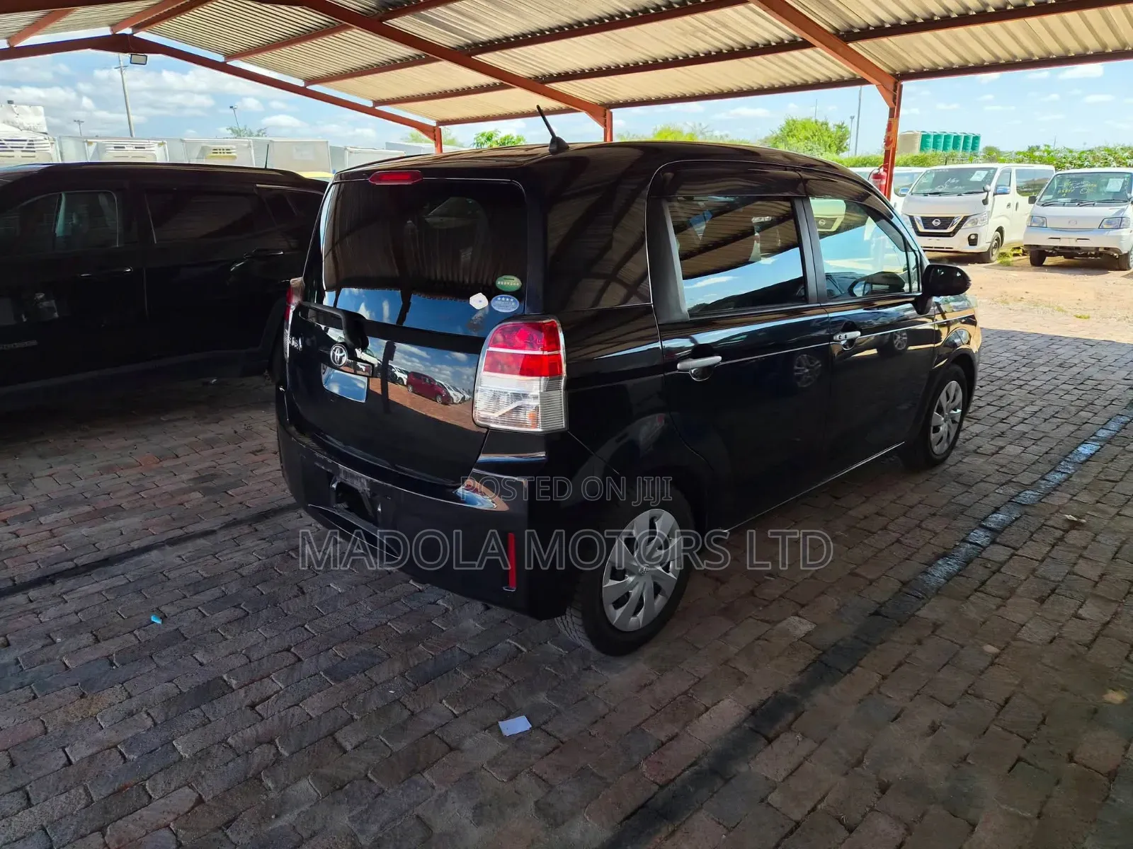 Toyota Spade 1.5 4WD 2018 Black