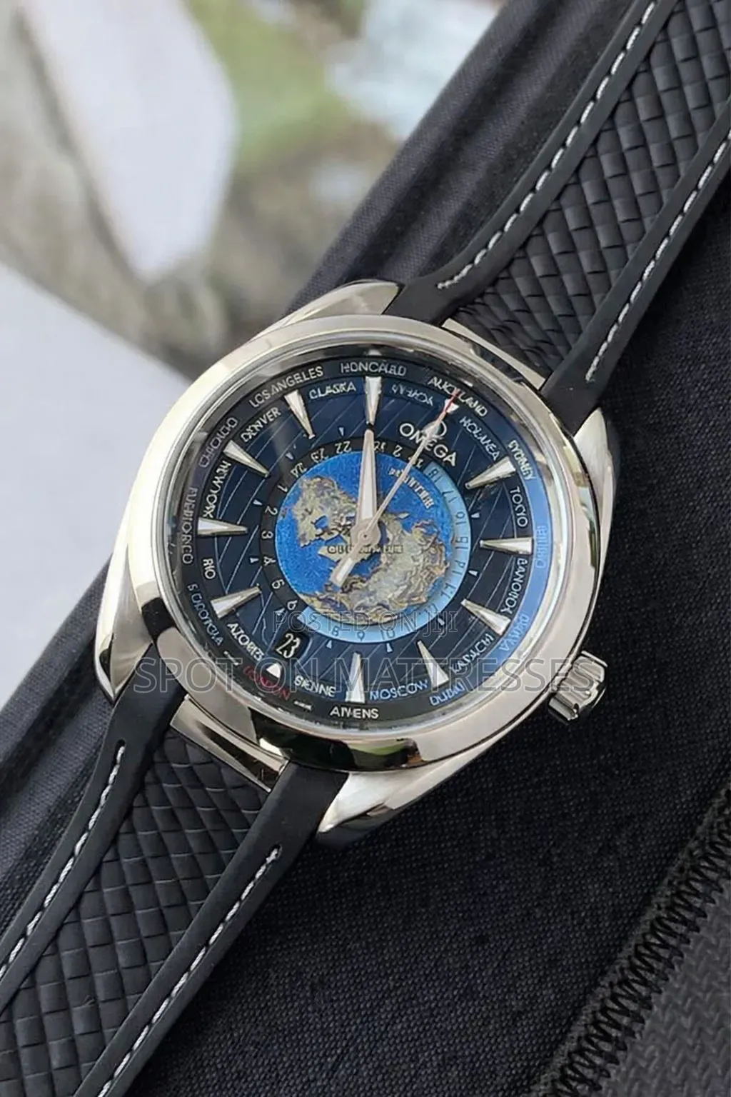 Automatic Omega Speedmaster Watch Unisex. Delivery Services Available.