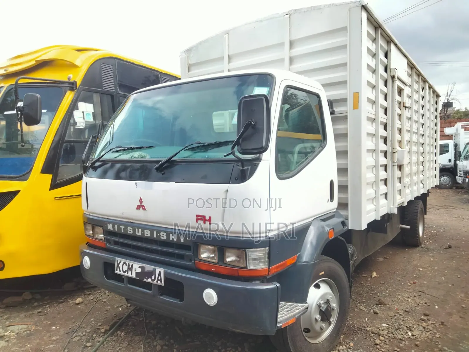 Mitsubishi Fh 215 Truck 2015 White