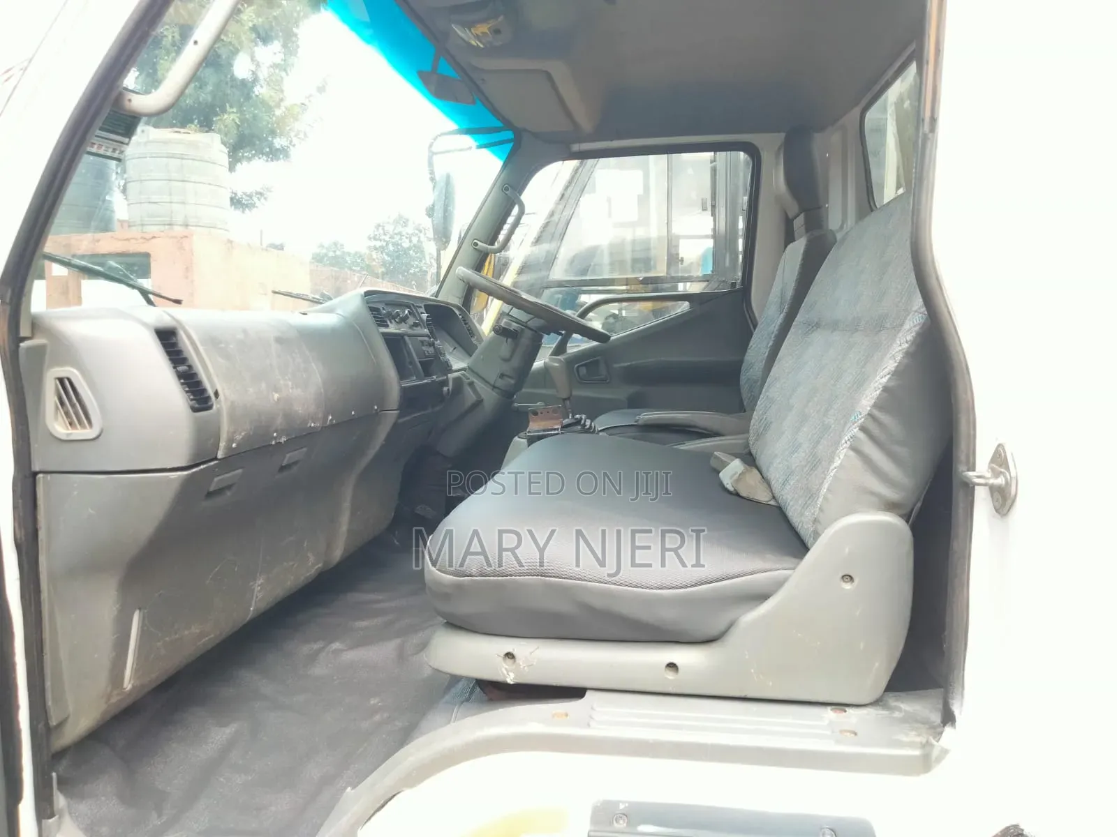 Mitsubishi Fh 215 Truck 2015 White