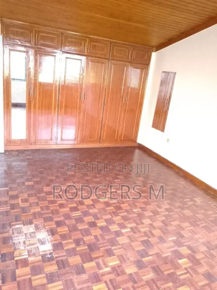 4bdrm Maisonette in State House Area for sale