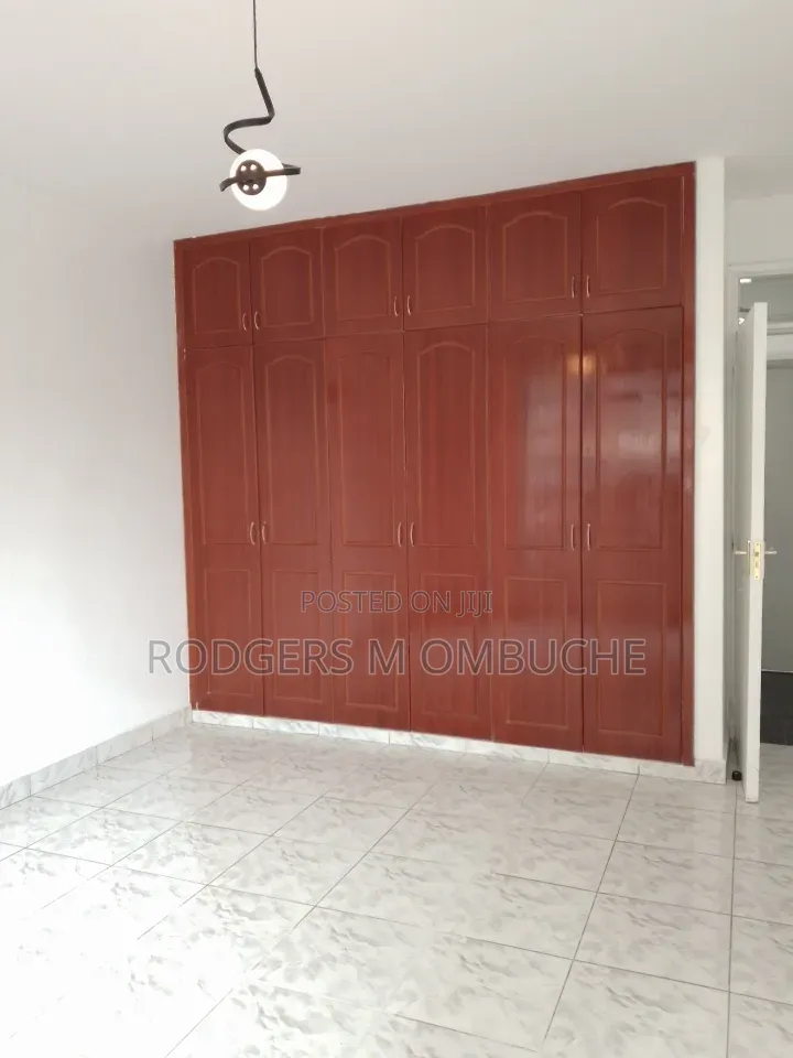 3bdrm Apartment in State House Area for rent