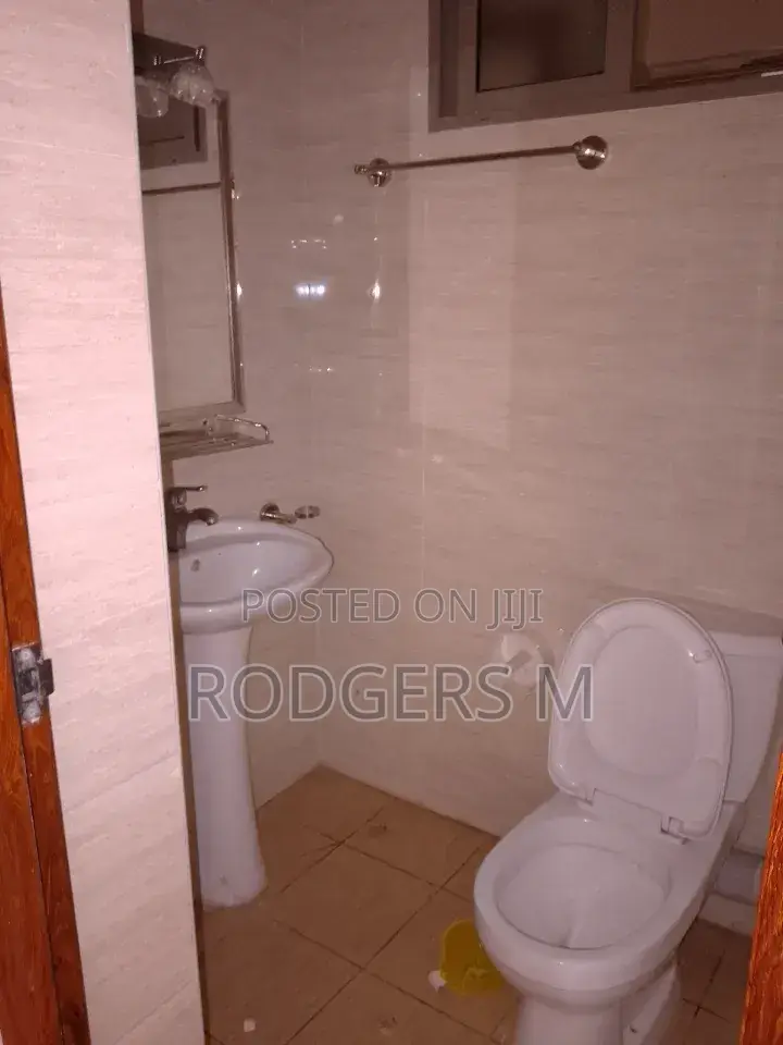 3bdrm Apartment in State House Area for rent