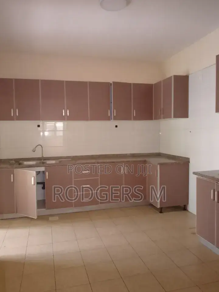 3bdrm Apartment in State House Area for rent