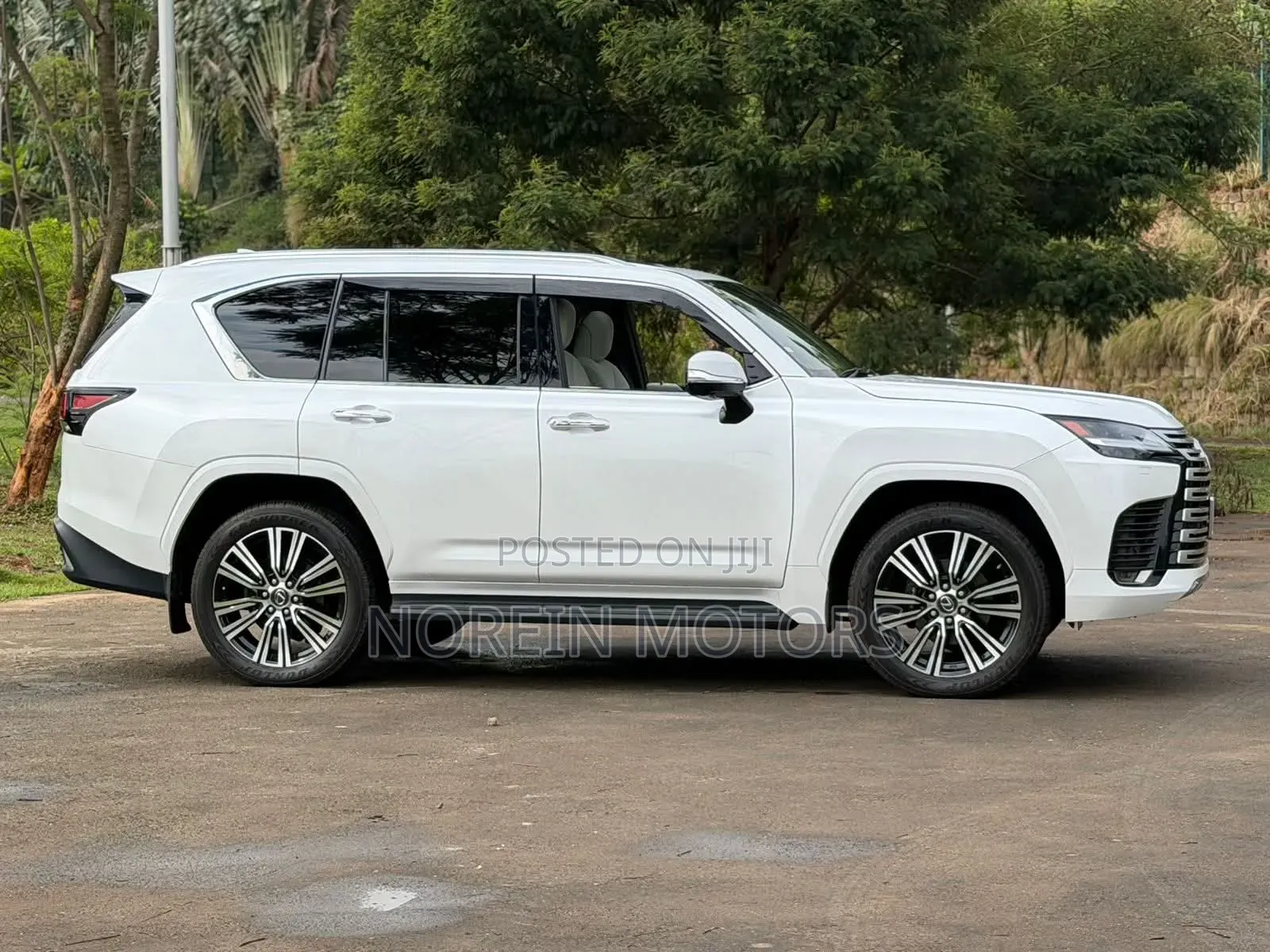 Lexus LX LX 600 2022 White
