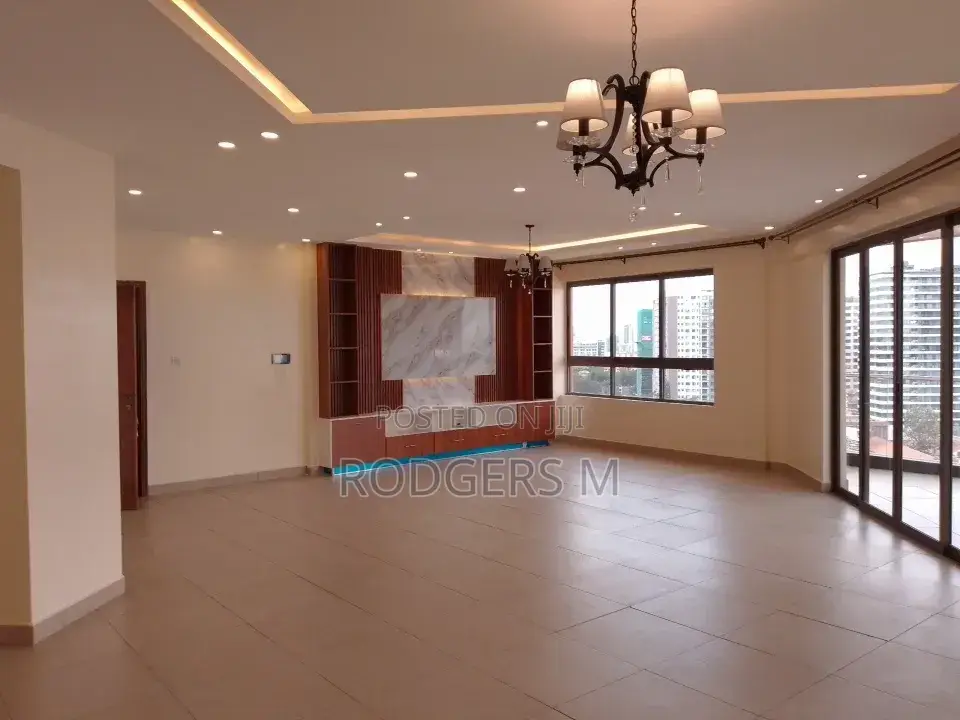 4bdrm Penthouse in State House Area for rent