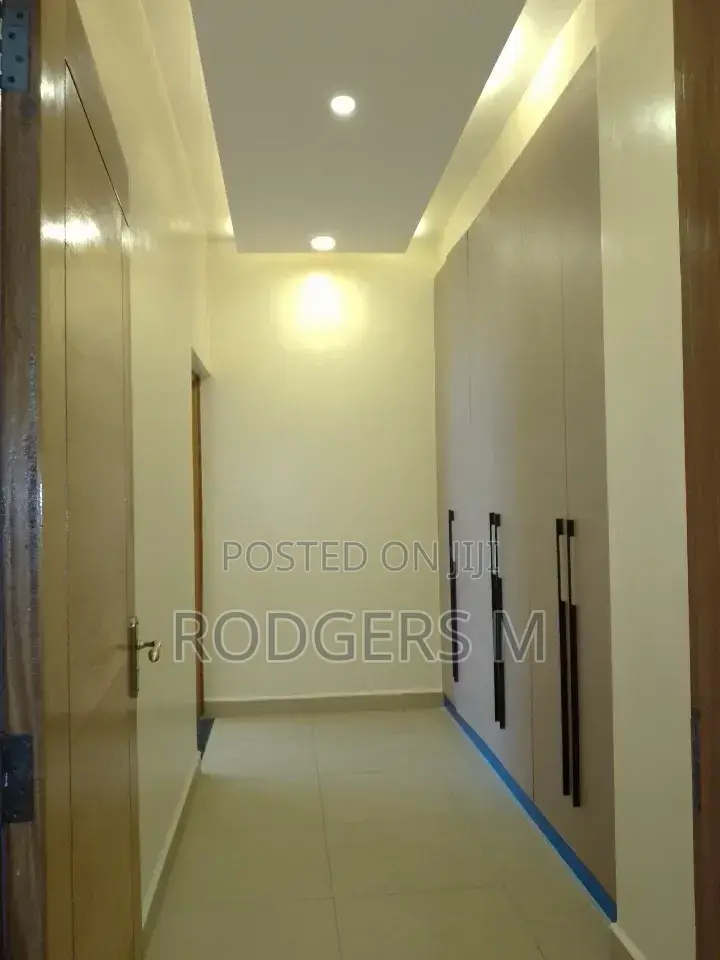 4bdrm Penthouse in State House Area for rent