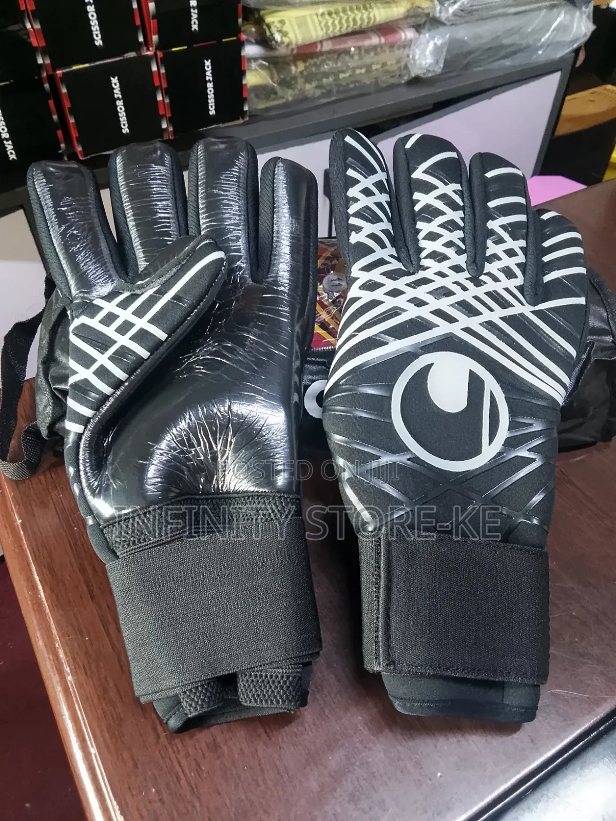 Goalkeeper Gloves Available in Size 9,10,11