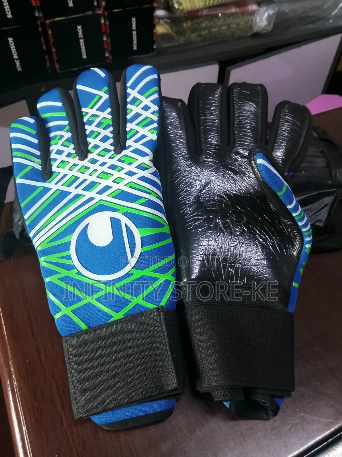Goalkeeper Gloves Available in Size 9,10,11