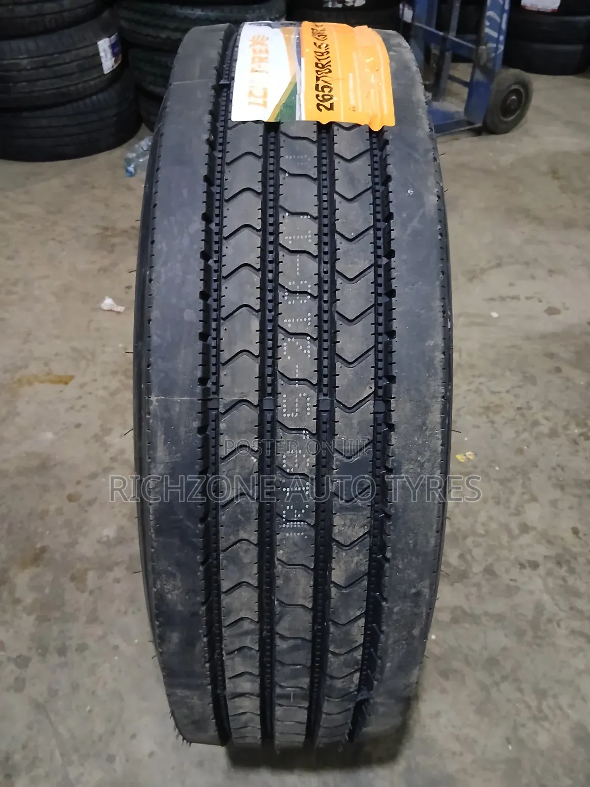 LCH 265/70r19.5