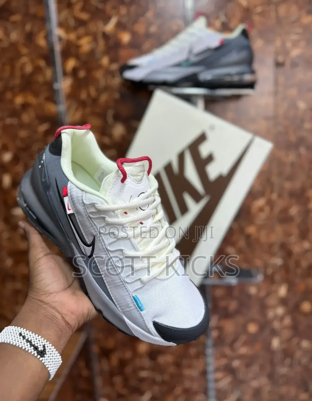 Nike Air Max 270 Black White