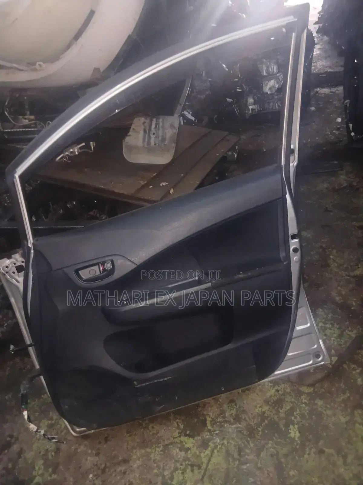 Toyota Ractis Scp120 Driver Door 2010–2015 Original Ex-Japan