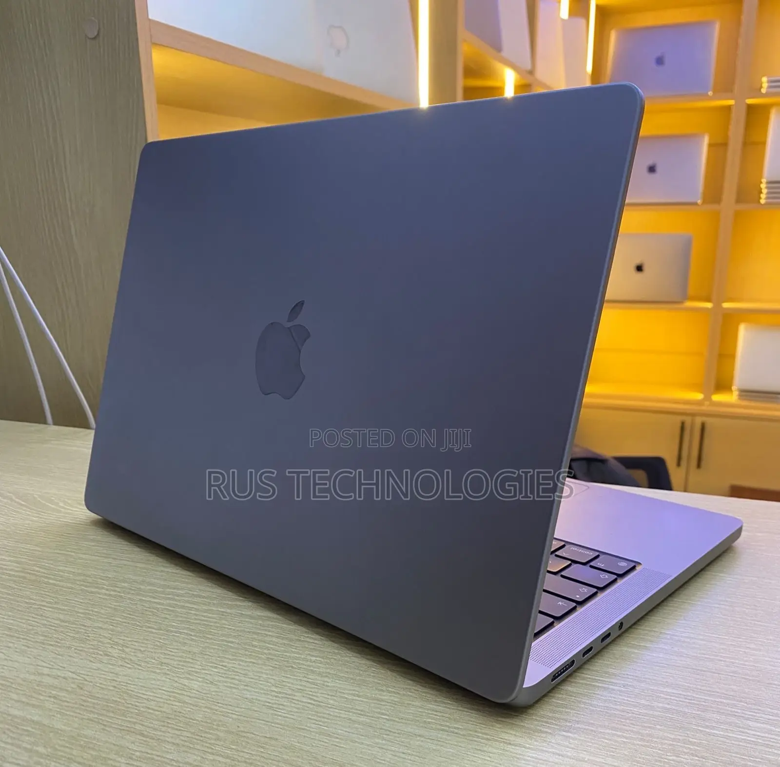Laptop Apple MacBook Pro 2021 M1 16GB Apple M1 Pro SSD 1T