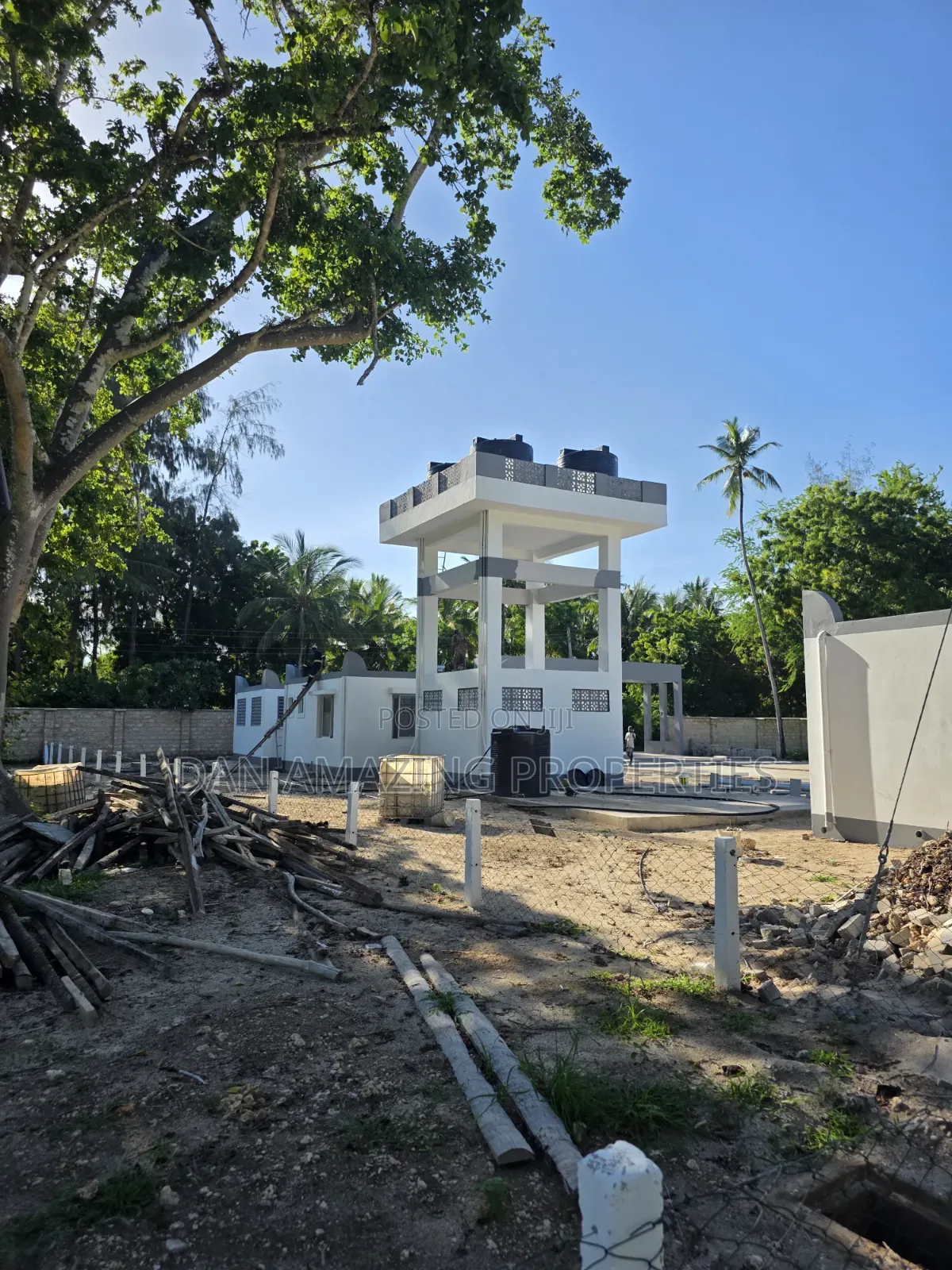 1/2 an Acre Beachfront for Sale in Msa Kanamai Majengo in Gated Zone