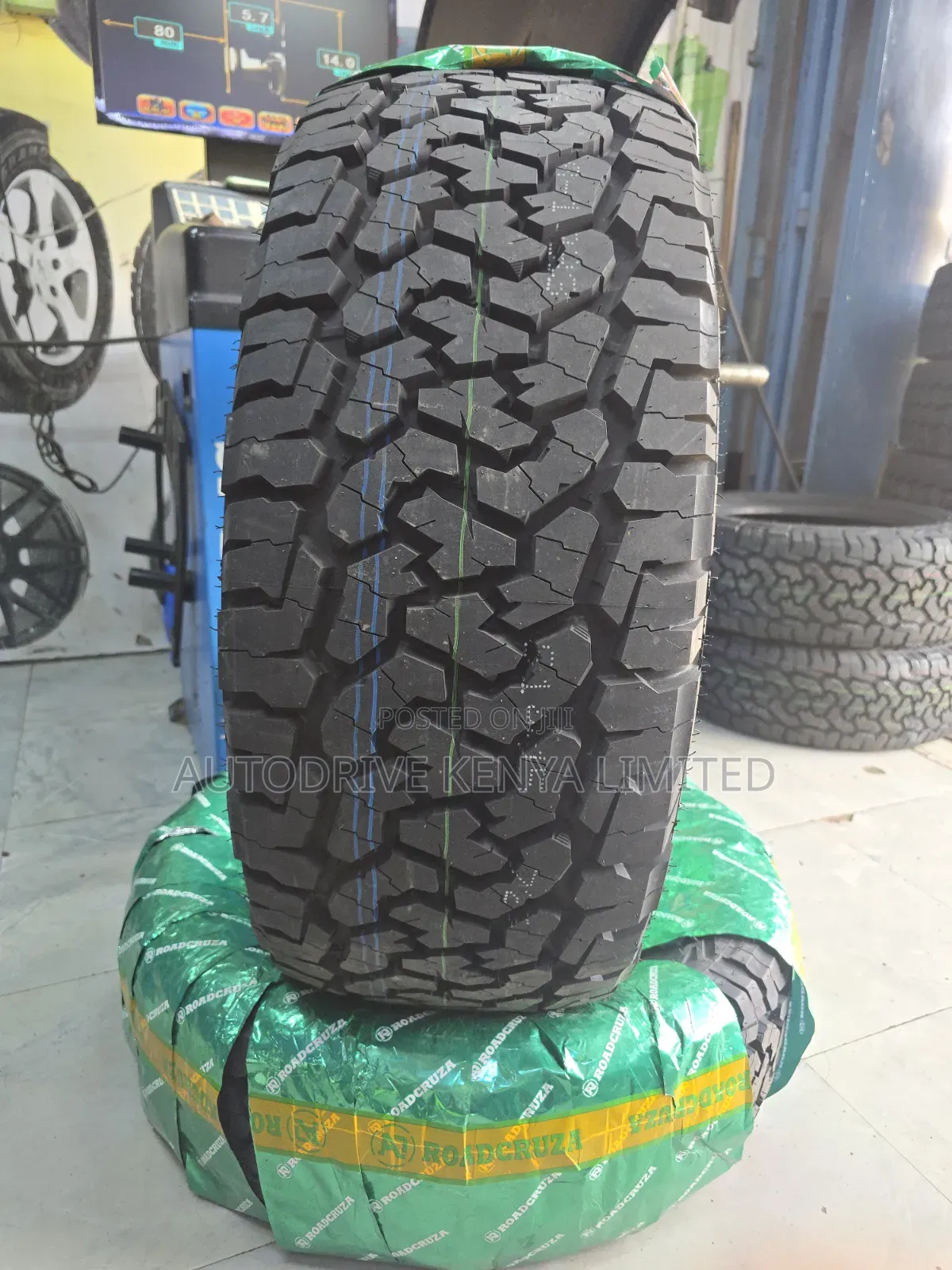 285/55r20 Roadcruza All Terrain Tire