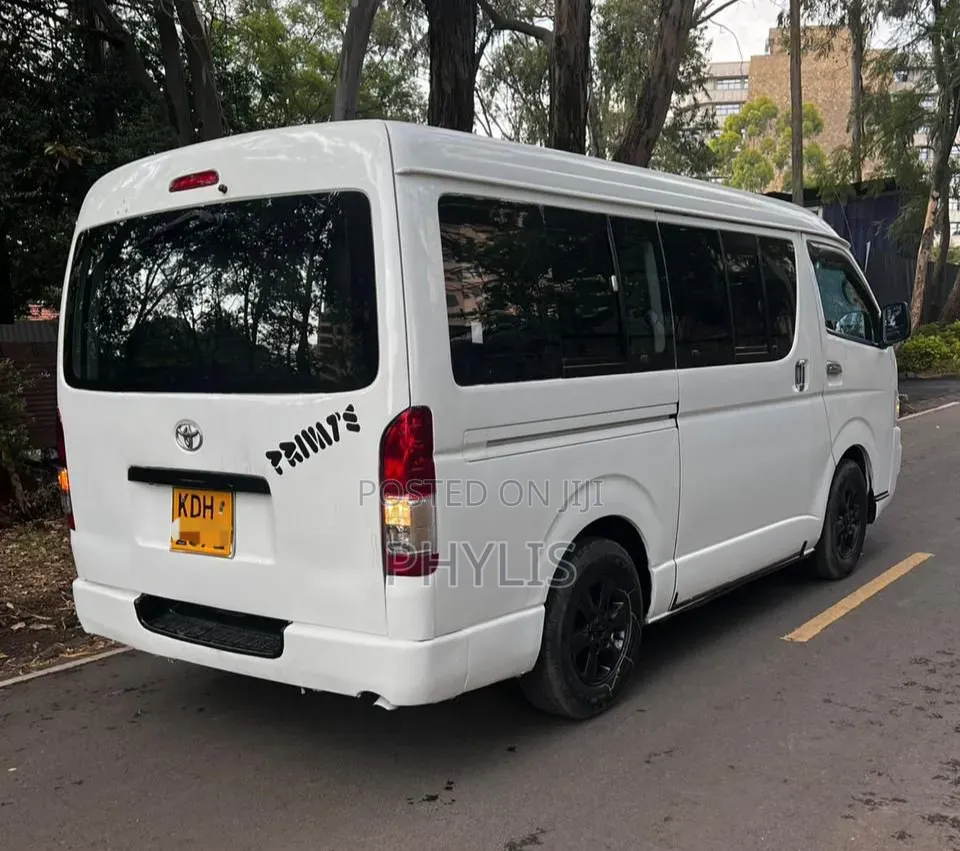 Toyota HiAce 2011 White
