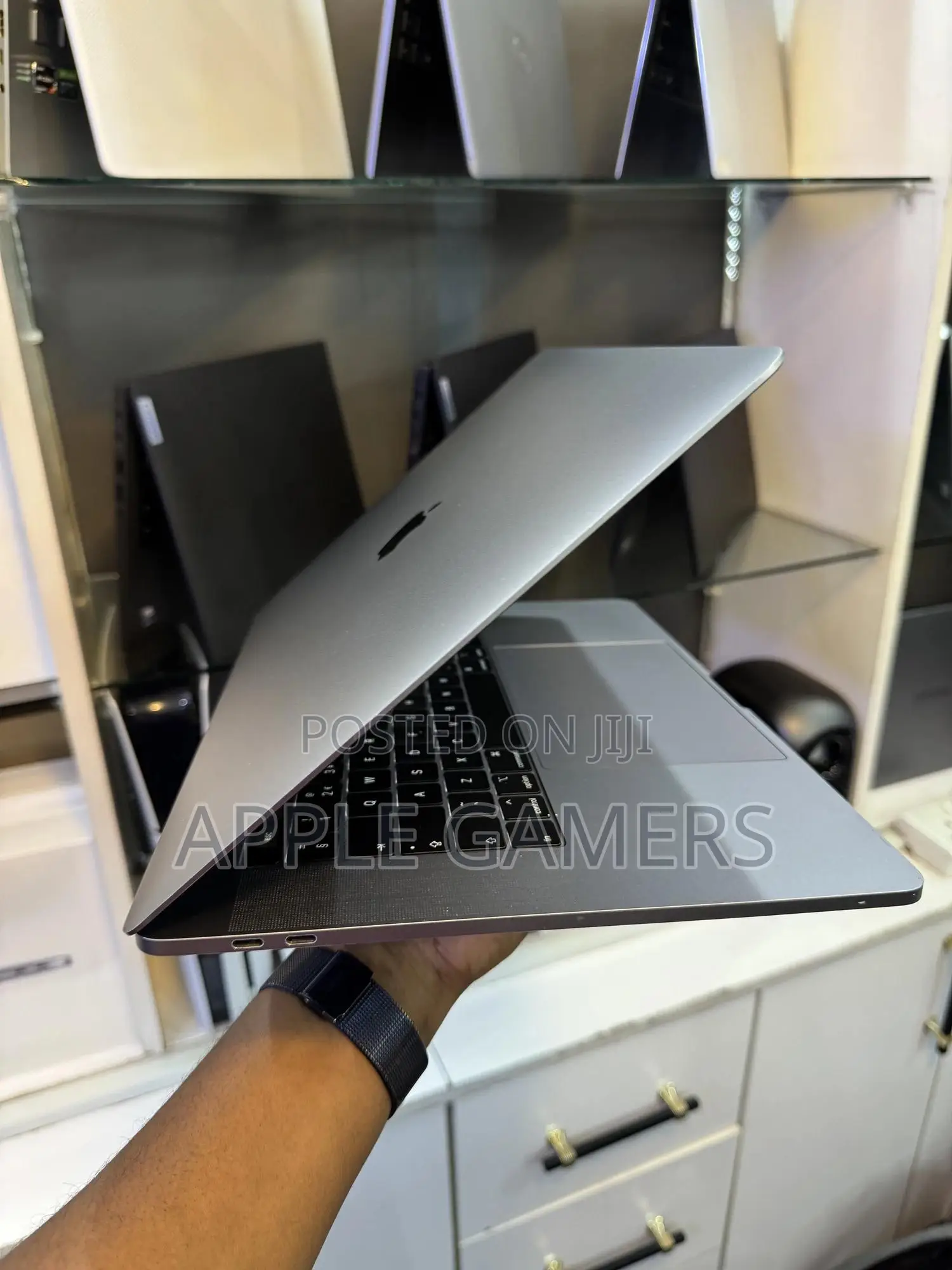 Laptop Apple MacBook Pro 2019 16GB Intel Core i9 SSD 512GB