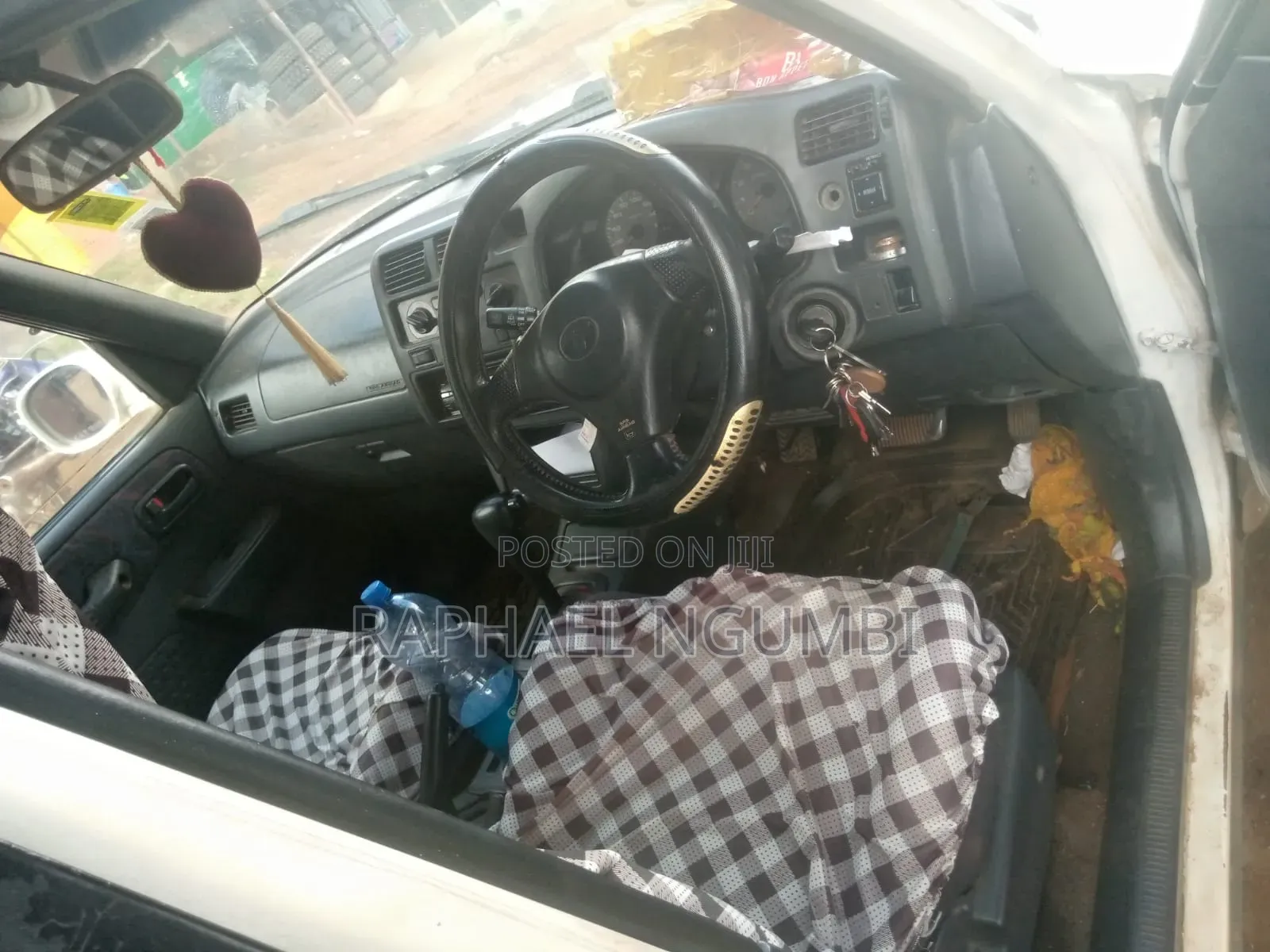 Toyota RAV4 1999 White