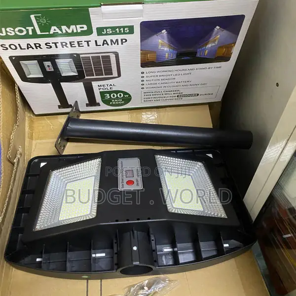 Weather Resistant Design– Durable 300w Solar Street Light