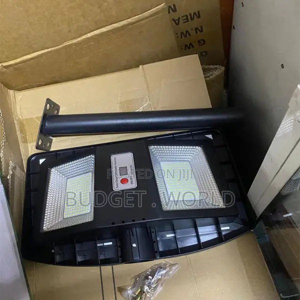 300w Solar Light With Long Battery Backup Fast Charging