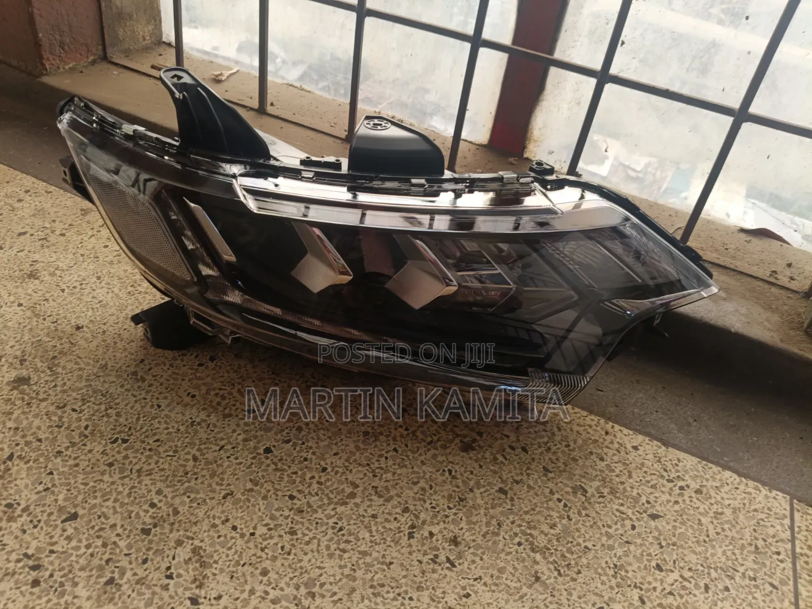Headlight Mistrubishi Outlander Model 2020-2021