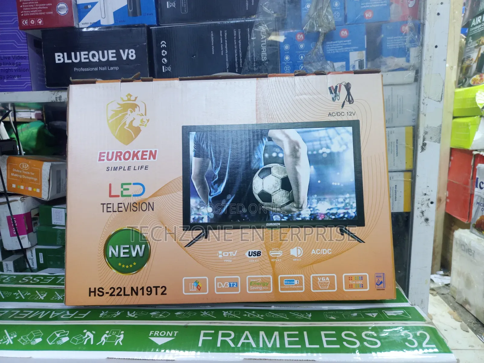 Euroken 22 Inches Flat Tv With Ac/Dc 