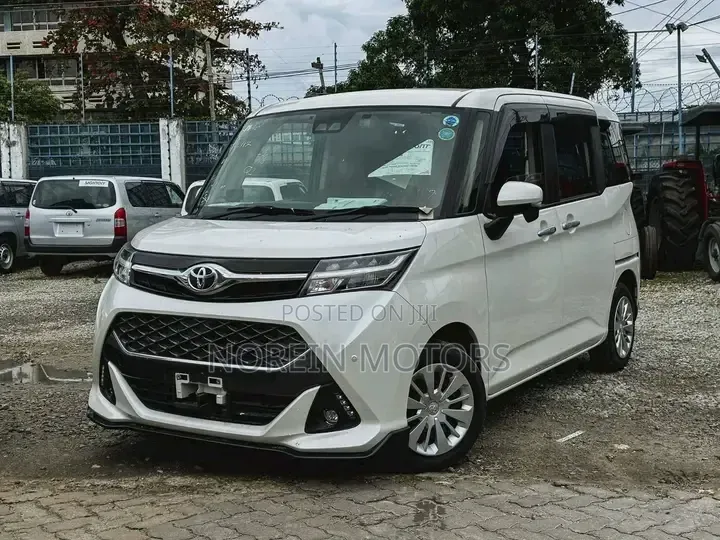Toyota Tank 2019 White