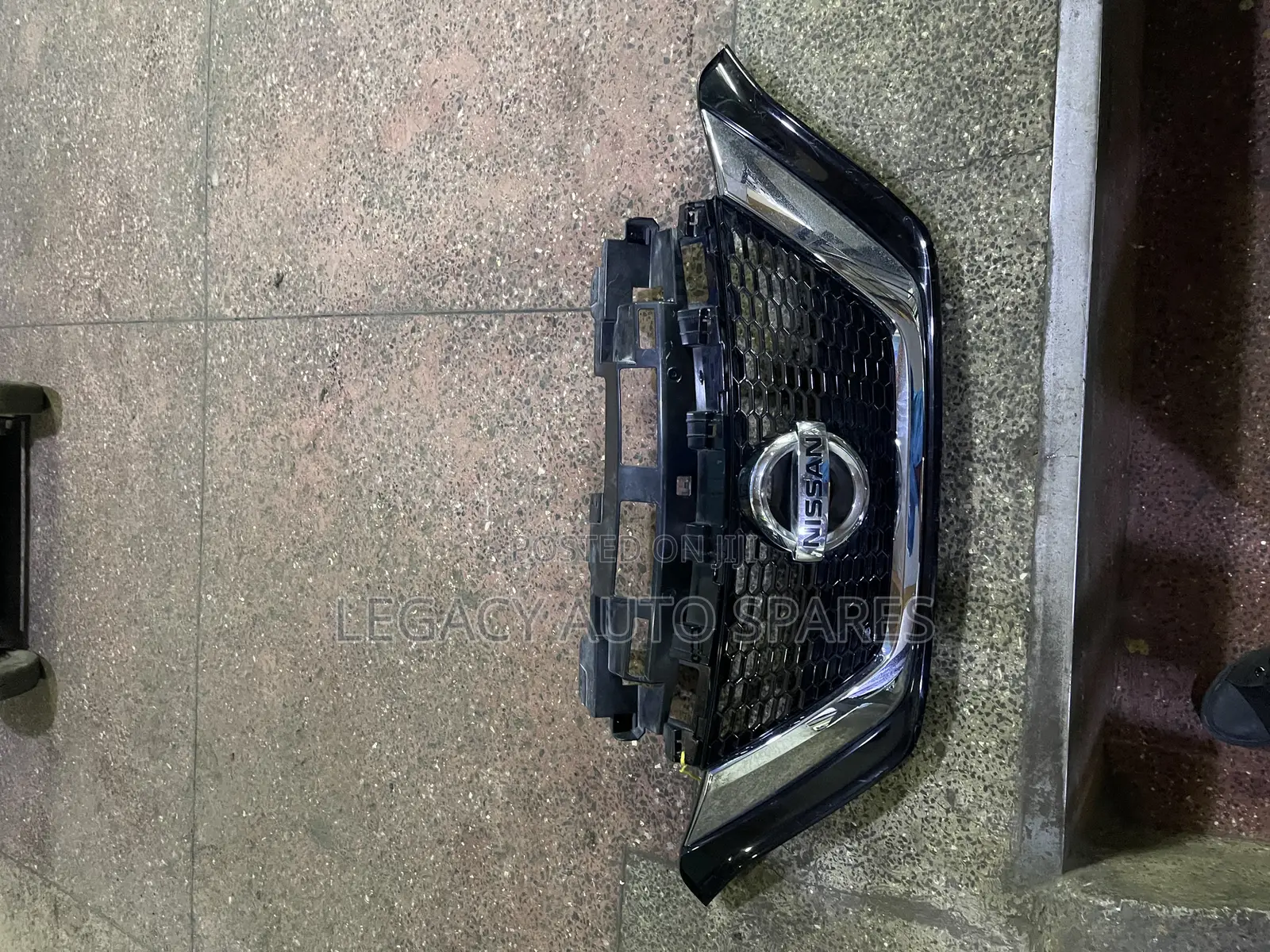 Nissan Note 2015 Front Grille