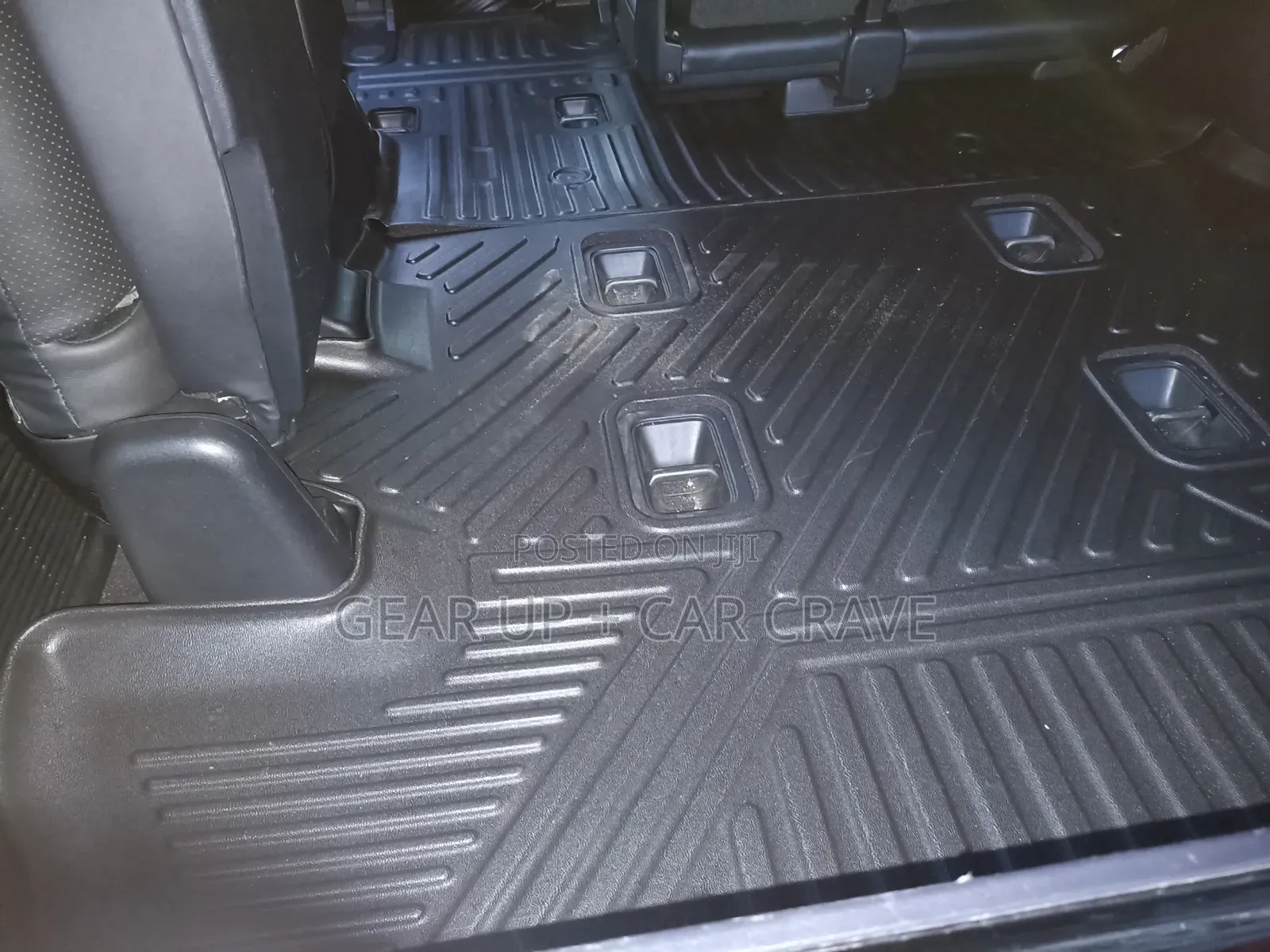 Toyota Land Cruiser V8 5d Floor Mats Full Set