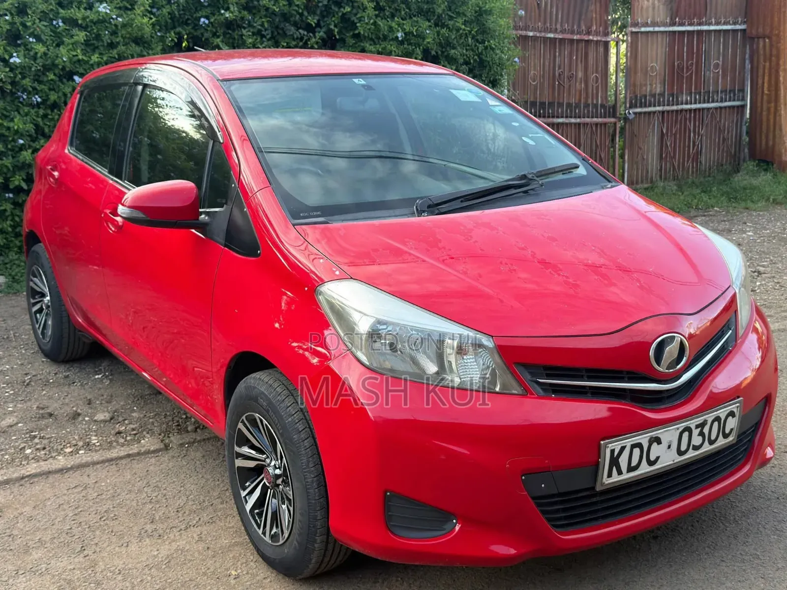 Toyota Vitz 2013 Red