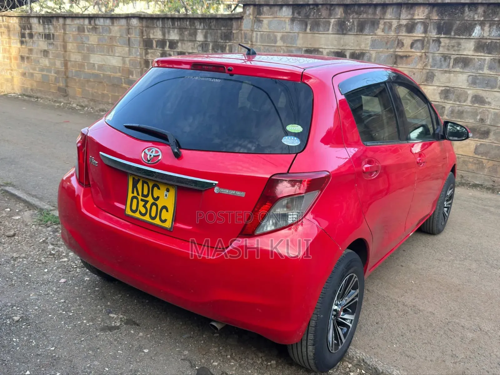 Toyota Vitz 2013 Red