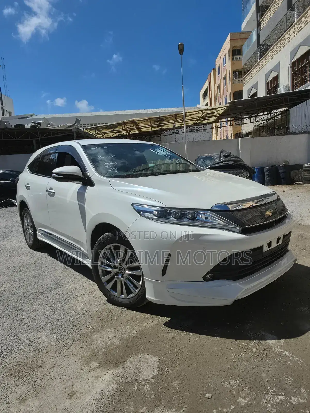 Toyota Harrier 2.0 4WD 2019 White