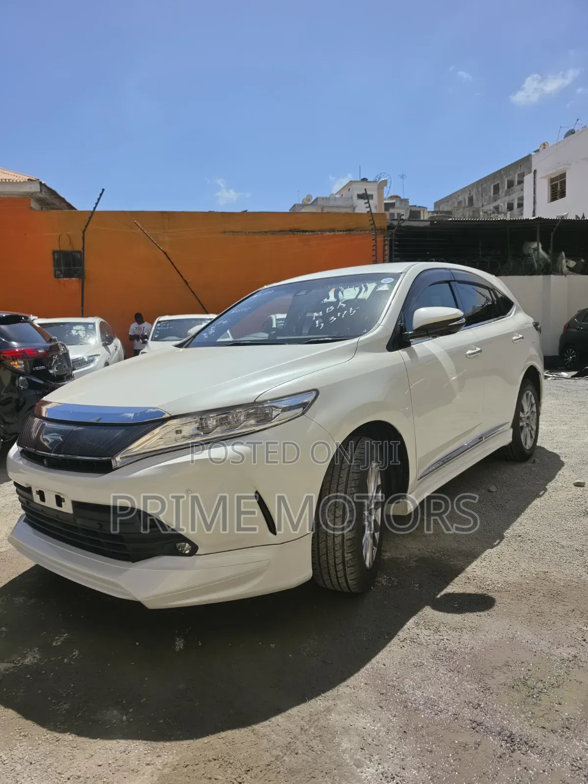 Toyota Harrier 2.0 4WD 2019 White