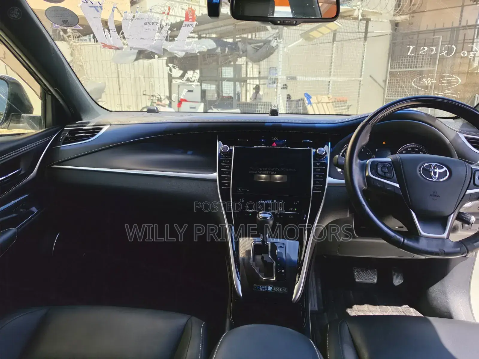 Toyota Harrier 2.0 4WD 2019 White