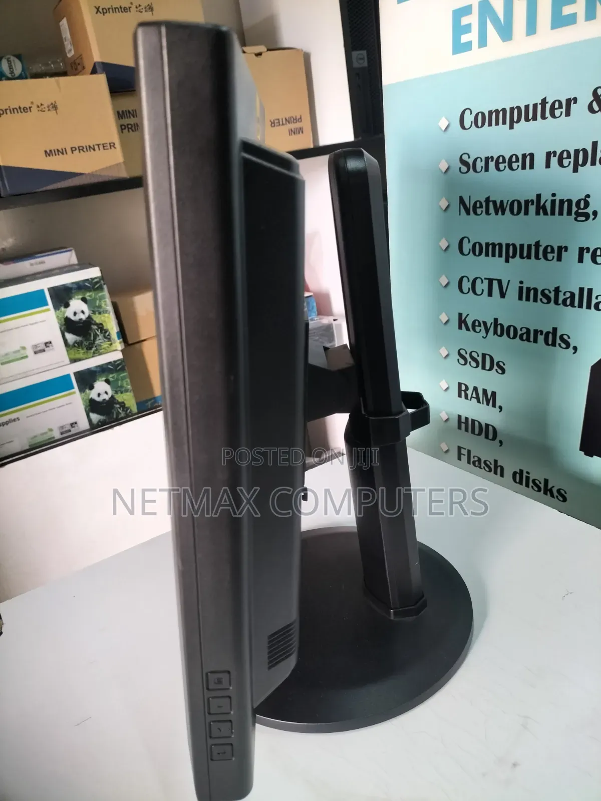 Touch Monitor 18"