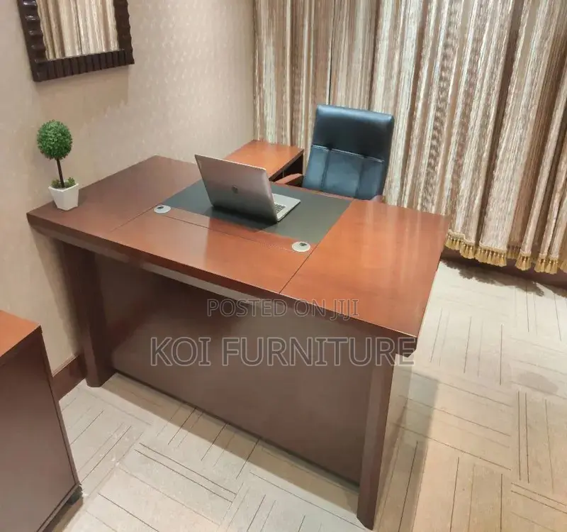 Office Desk; 1.6 Meters Executive Mahogany Aesthic Desk
