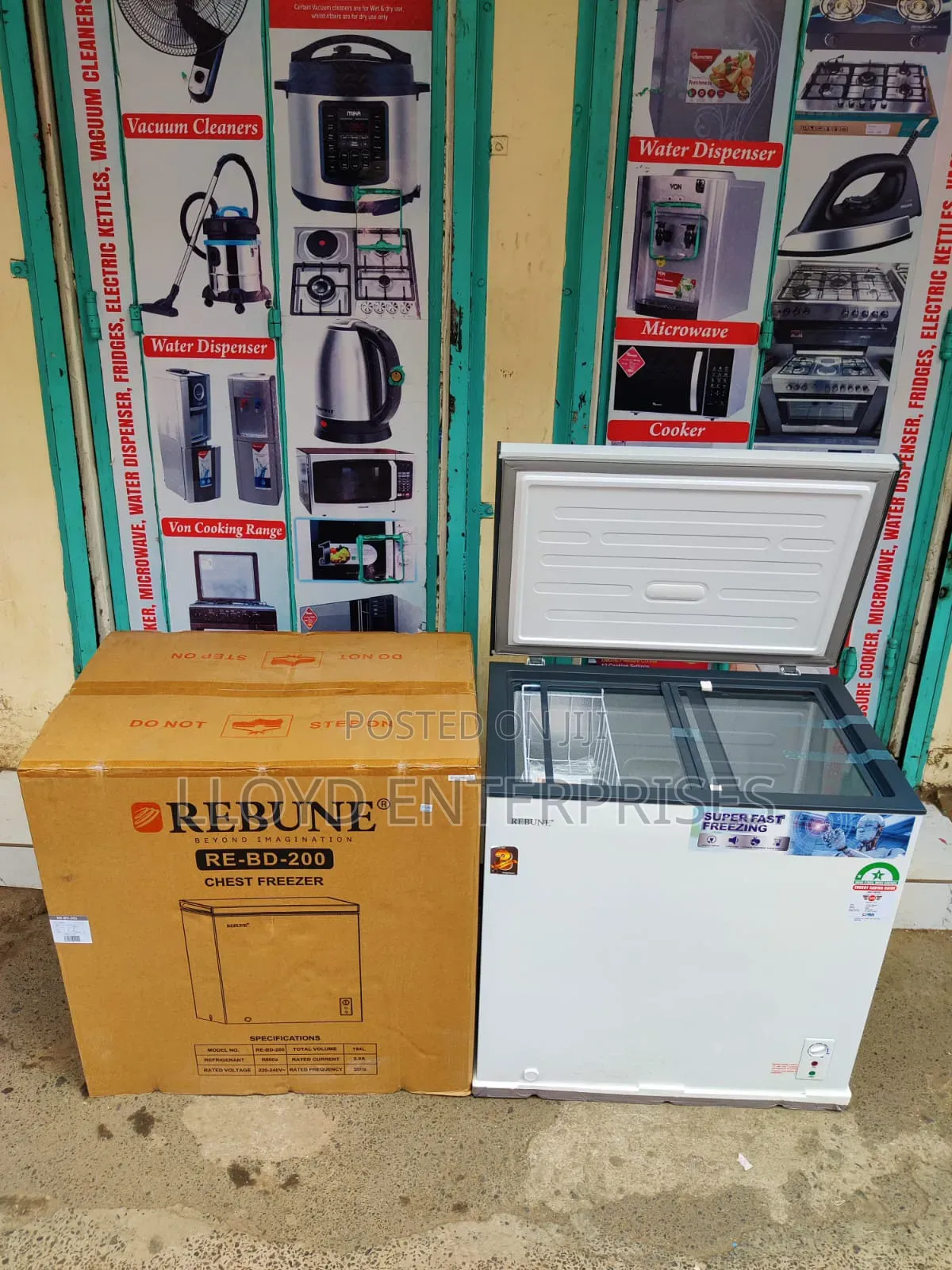 200 LTRS Rebune Freezer -Chest Freezer