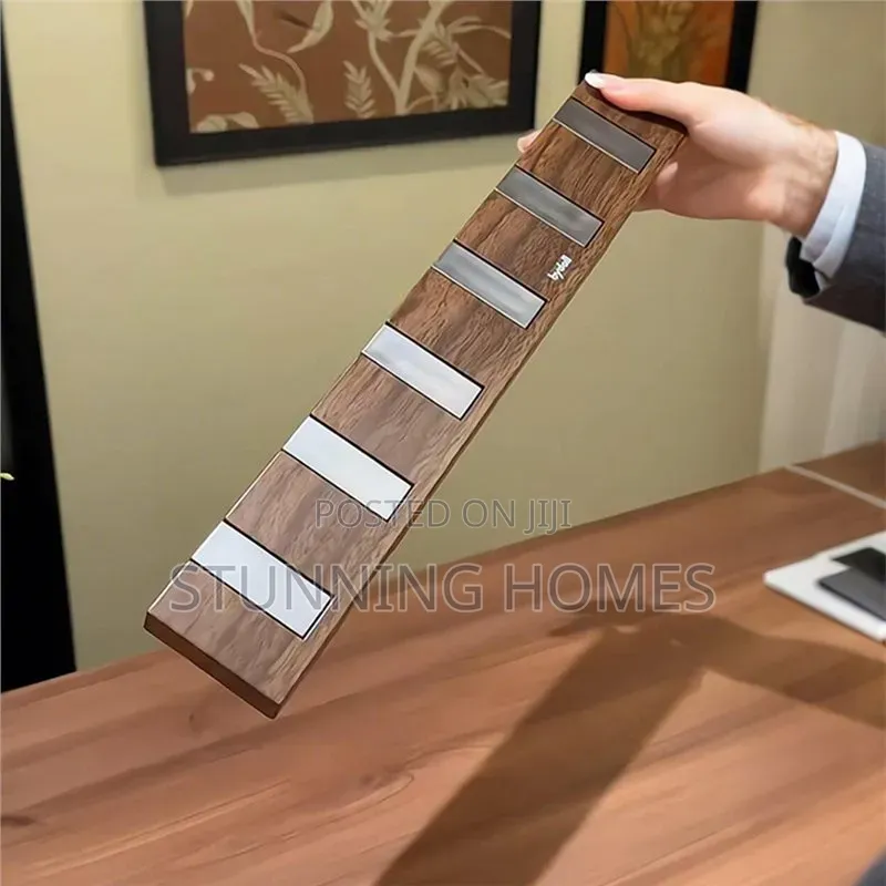 Wall Mounted Wooden Hooked Hanger