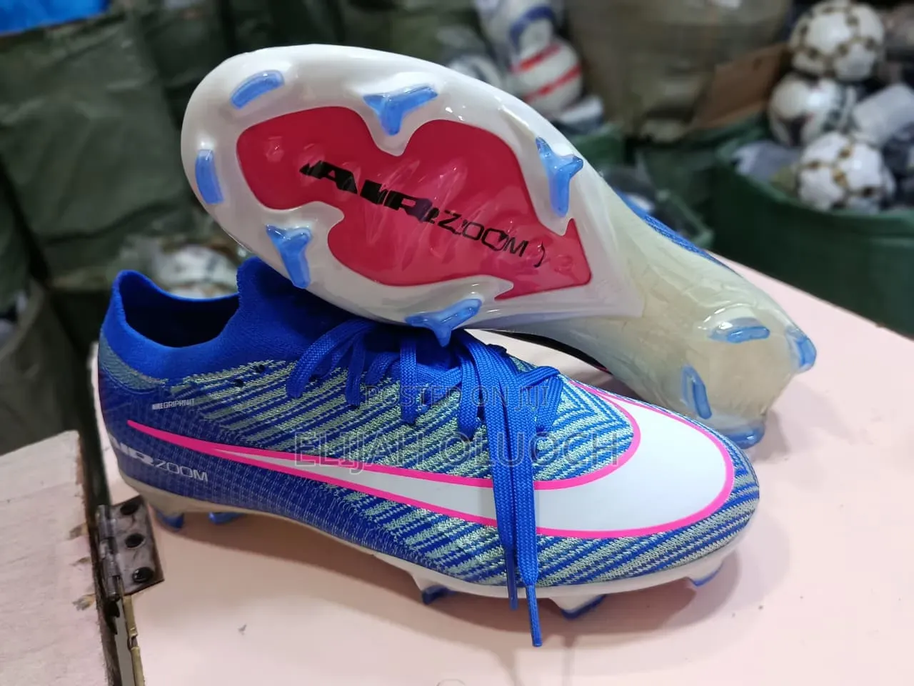 Nike Air Zoom Mercurial Vapor 16 Elite Football Boots.
