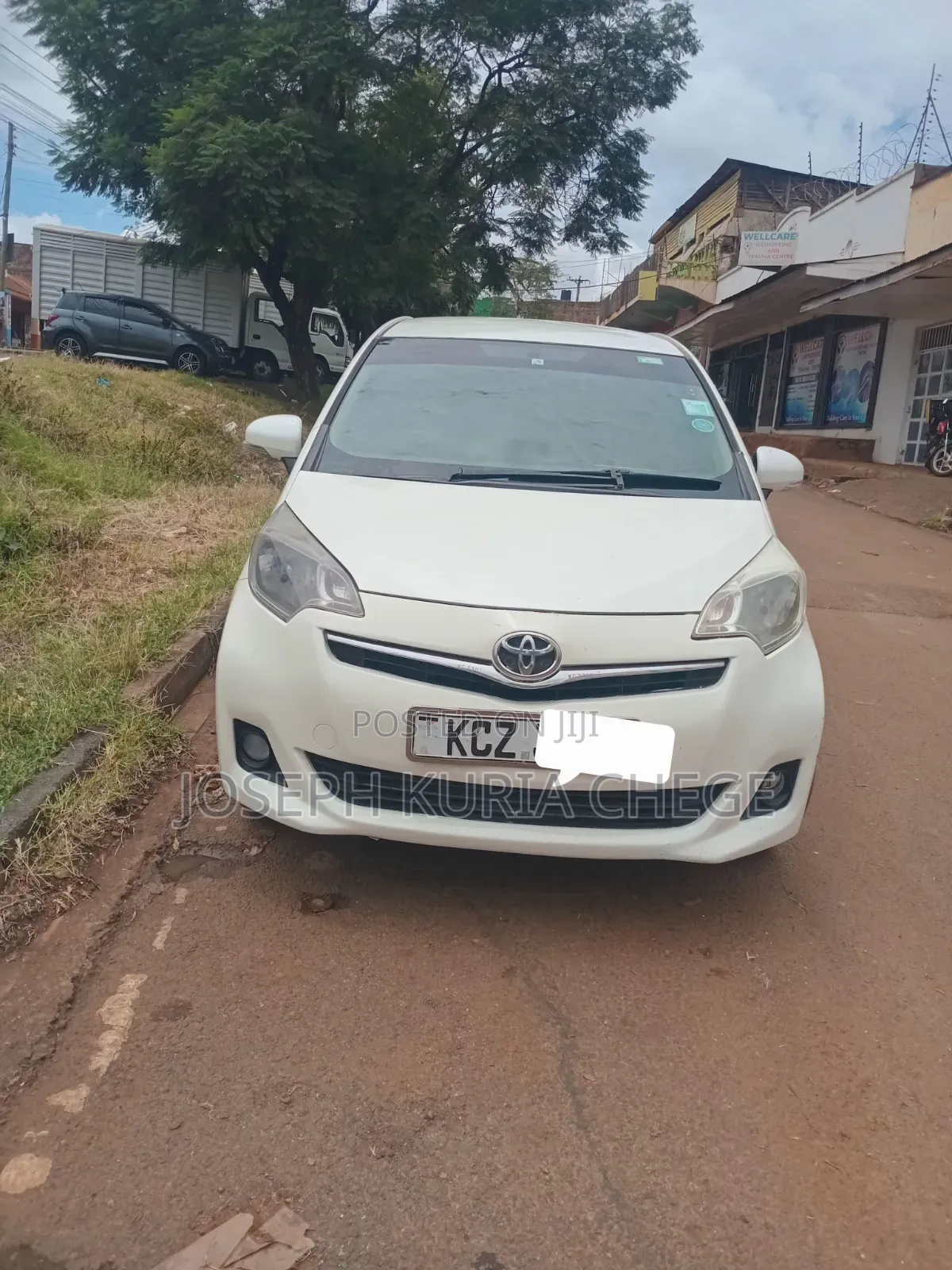 Toyota Ractis 2011 White