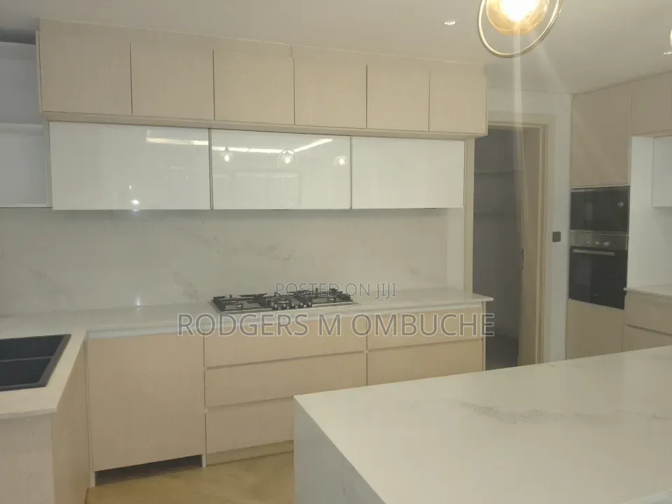 7bdrm Townhouse / Terrace in Muthangari for rent