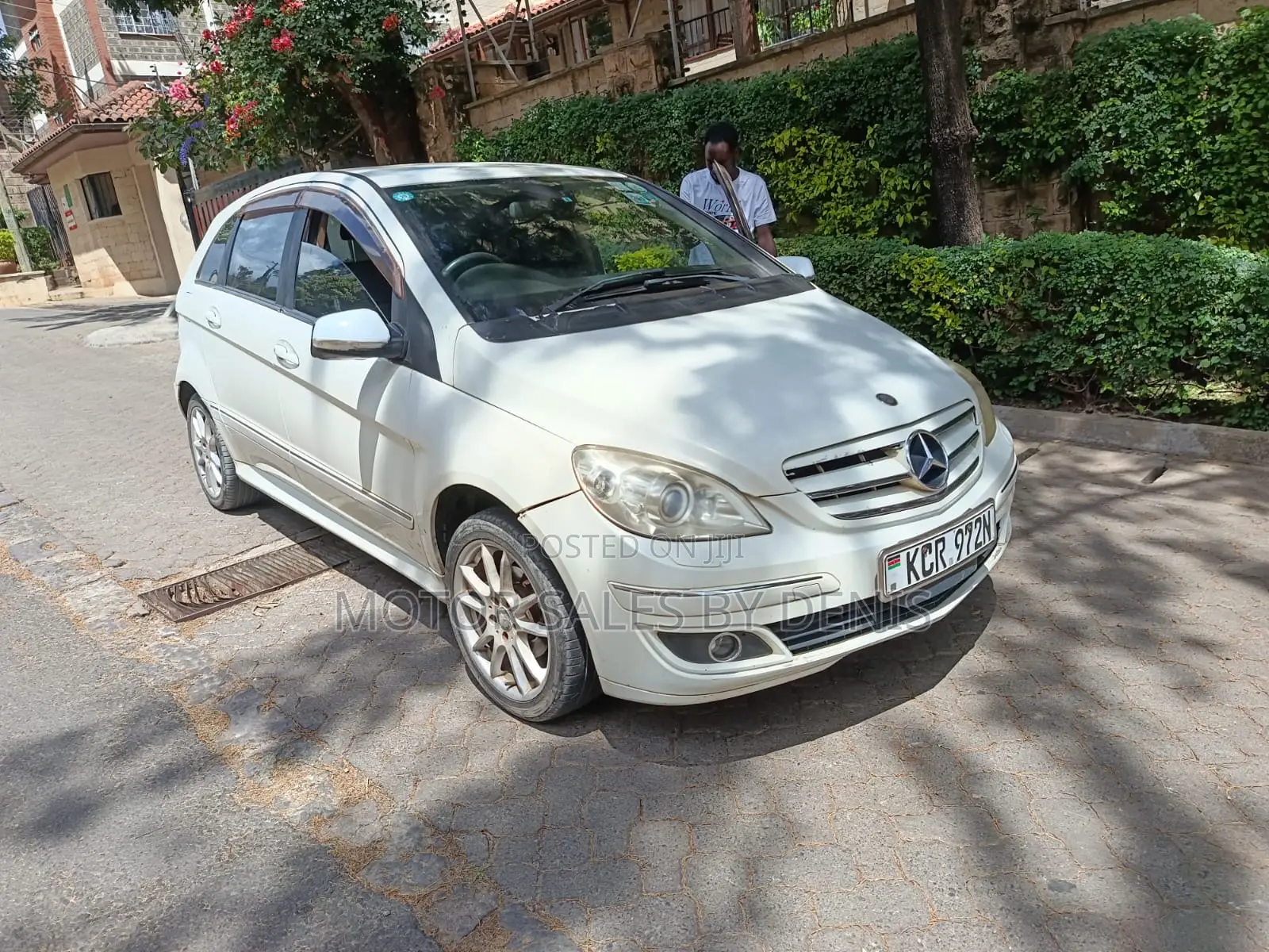 Mercedes-Benz B-Class B180 Petrol 2011 White