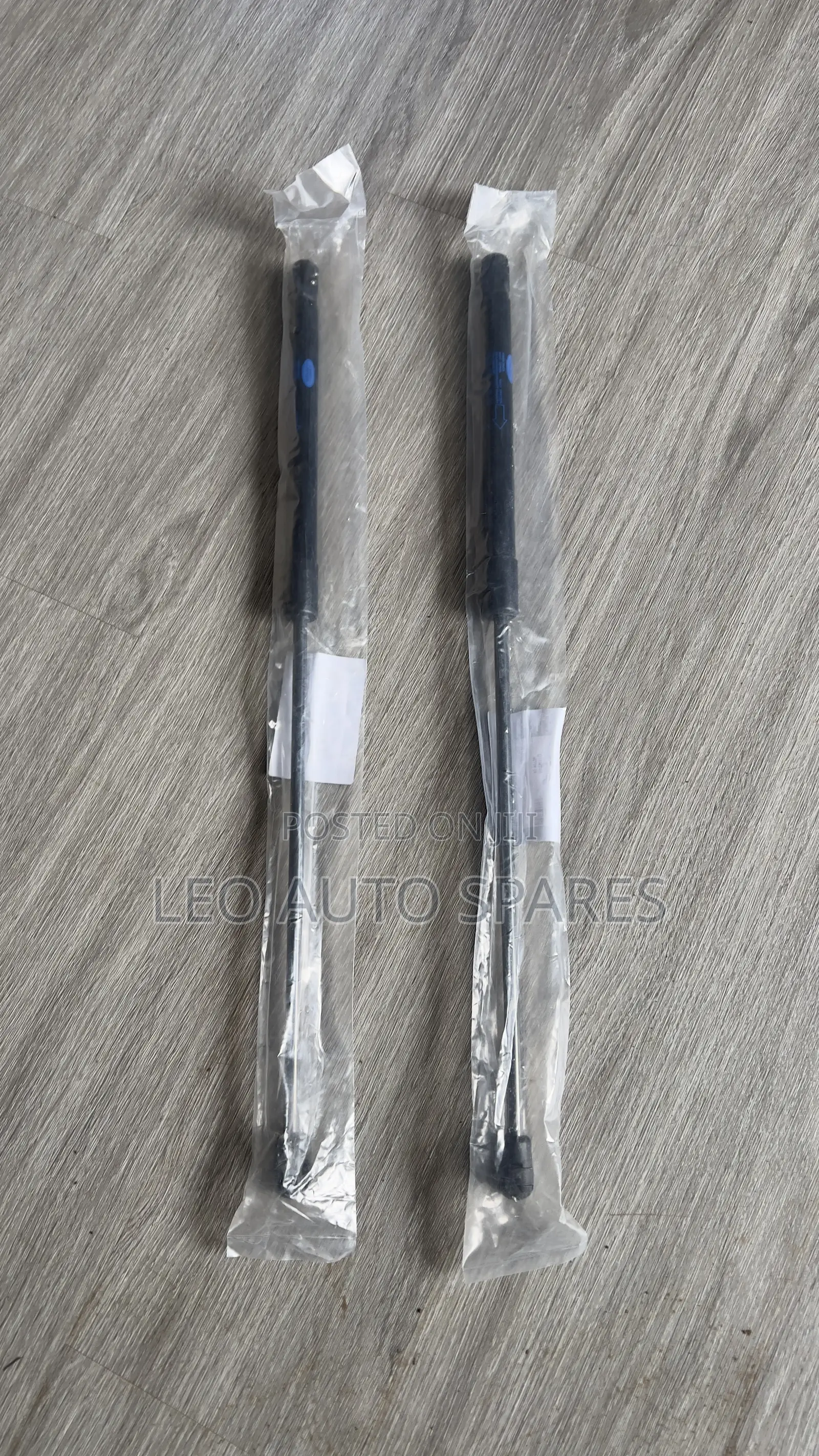 Upper Tailgate Strut for Range Rover Vogue L322